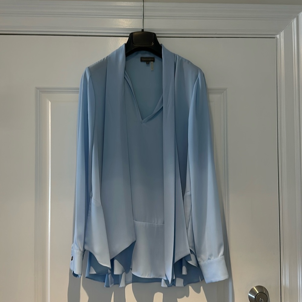 Beautiful barely worn blouse Size S from Vince Camuto ties at the top